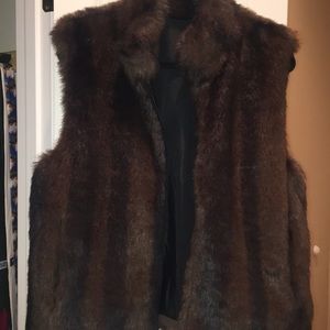 nwot faux fur brown vest